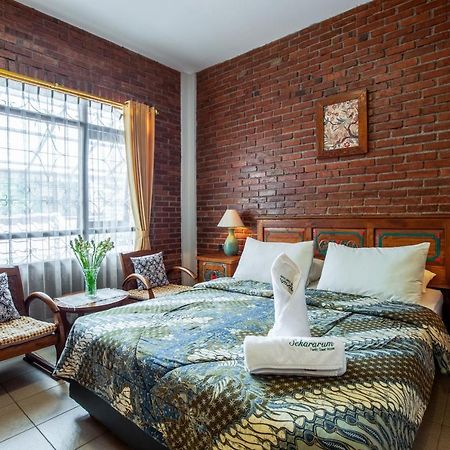 Sekararum Butik Syariah Guesthouse Bandung Buitenkant foto