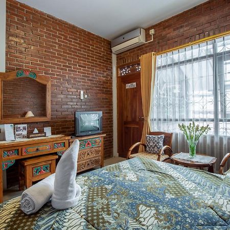 Sekararum Butik Syariah Guesthouse Bandung Buitenkant foto