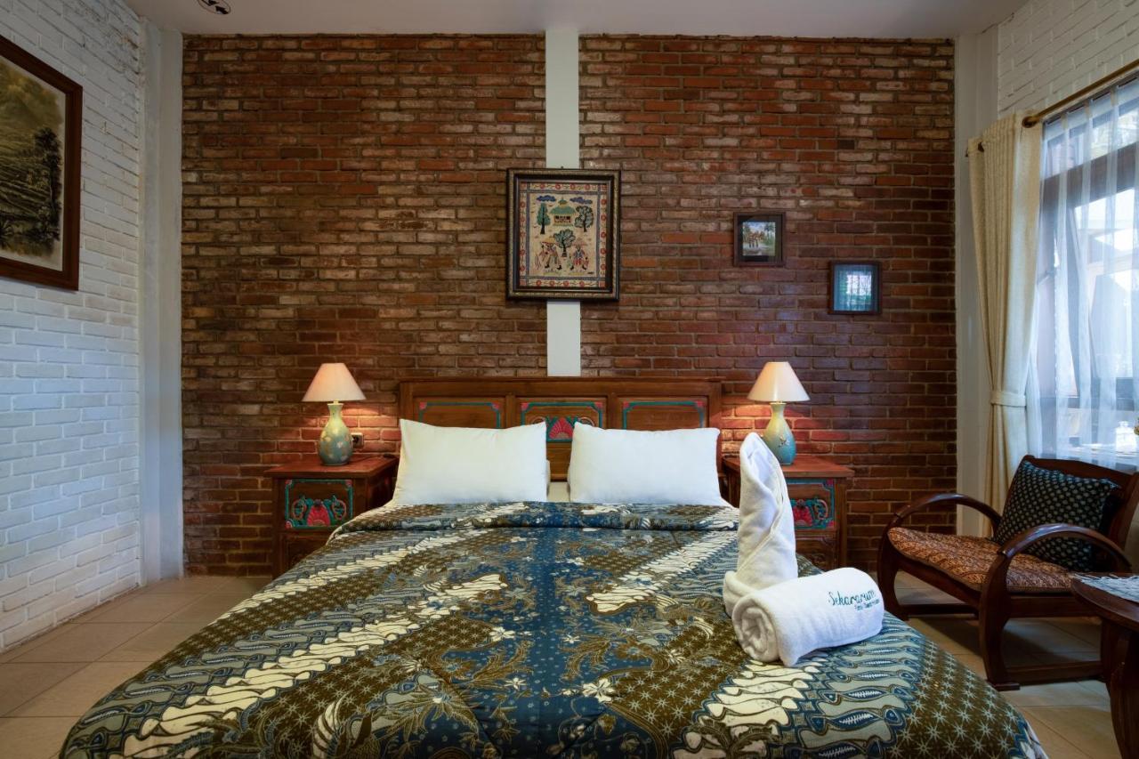 Sekararum Butik Syariah Guesthouse Bandung Buitenkant foto